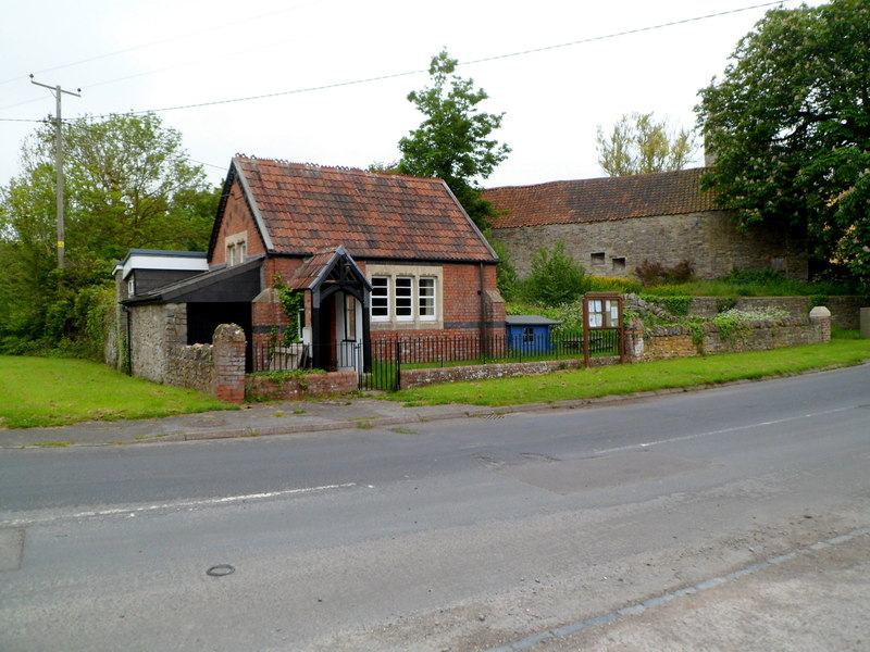 File:Aust village hall - geograph.org.uk - 3704937.jpg