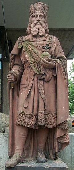 Estatua de Carlomagno en Fráncfort del Meno