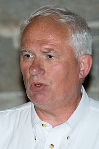 <span class="mw-page-title-main">Geir Lundestad</span> Norwegian historian (born 1945)