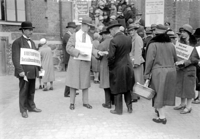 File:Goteborg-polling-station-1928.jpg