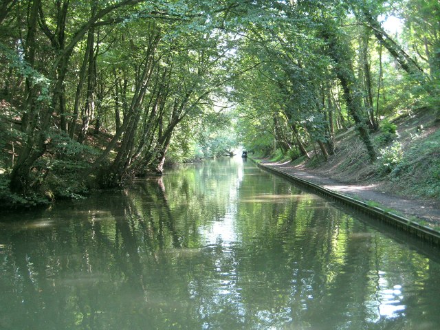 File:Grand Union Canal, Braunston Tunnel approach (2) - geograph.org.uk - 3228003.jpg