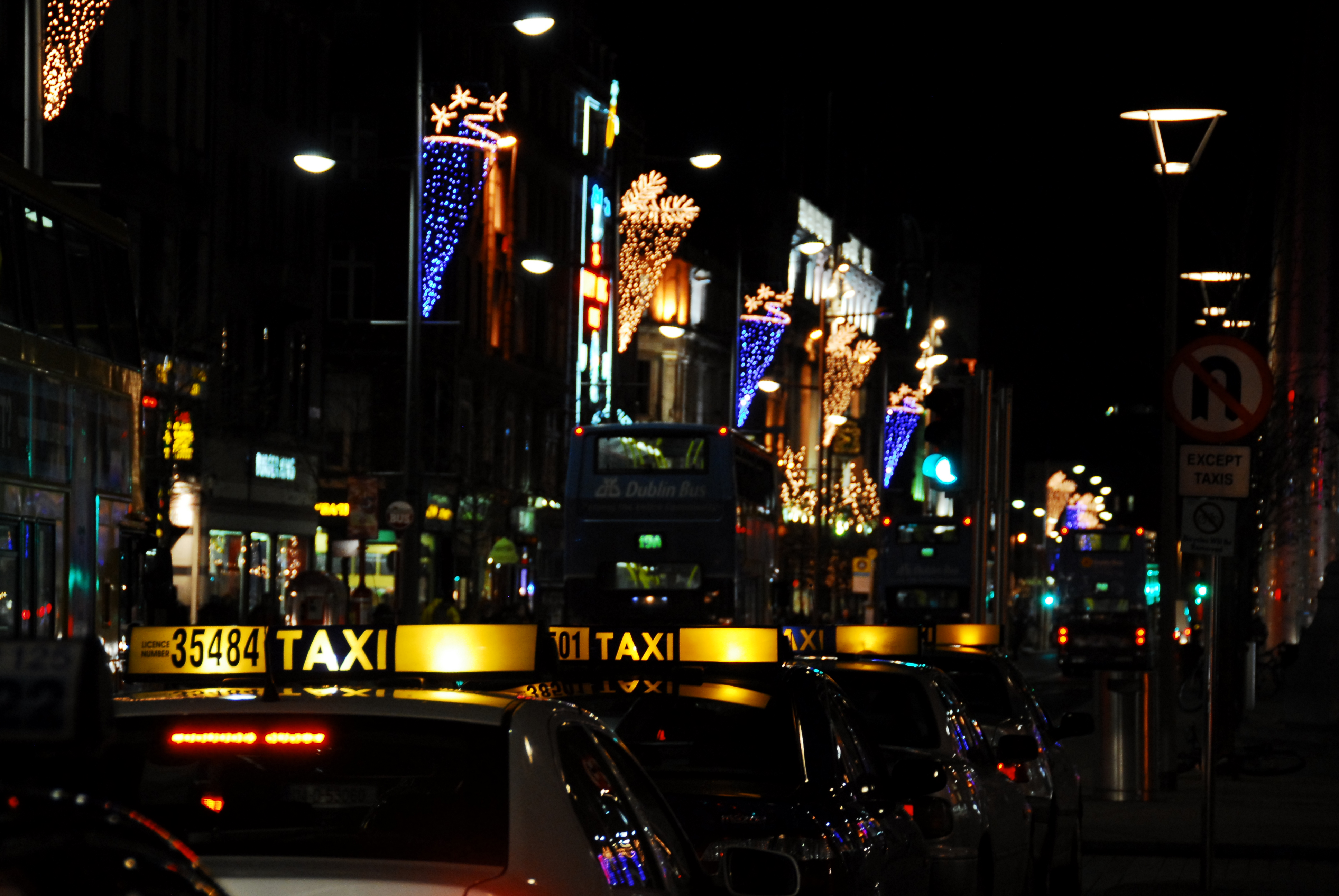 Licensed Dublin Taxi's on O'Connell Street.jpg