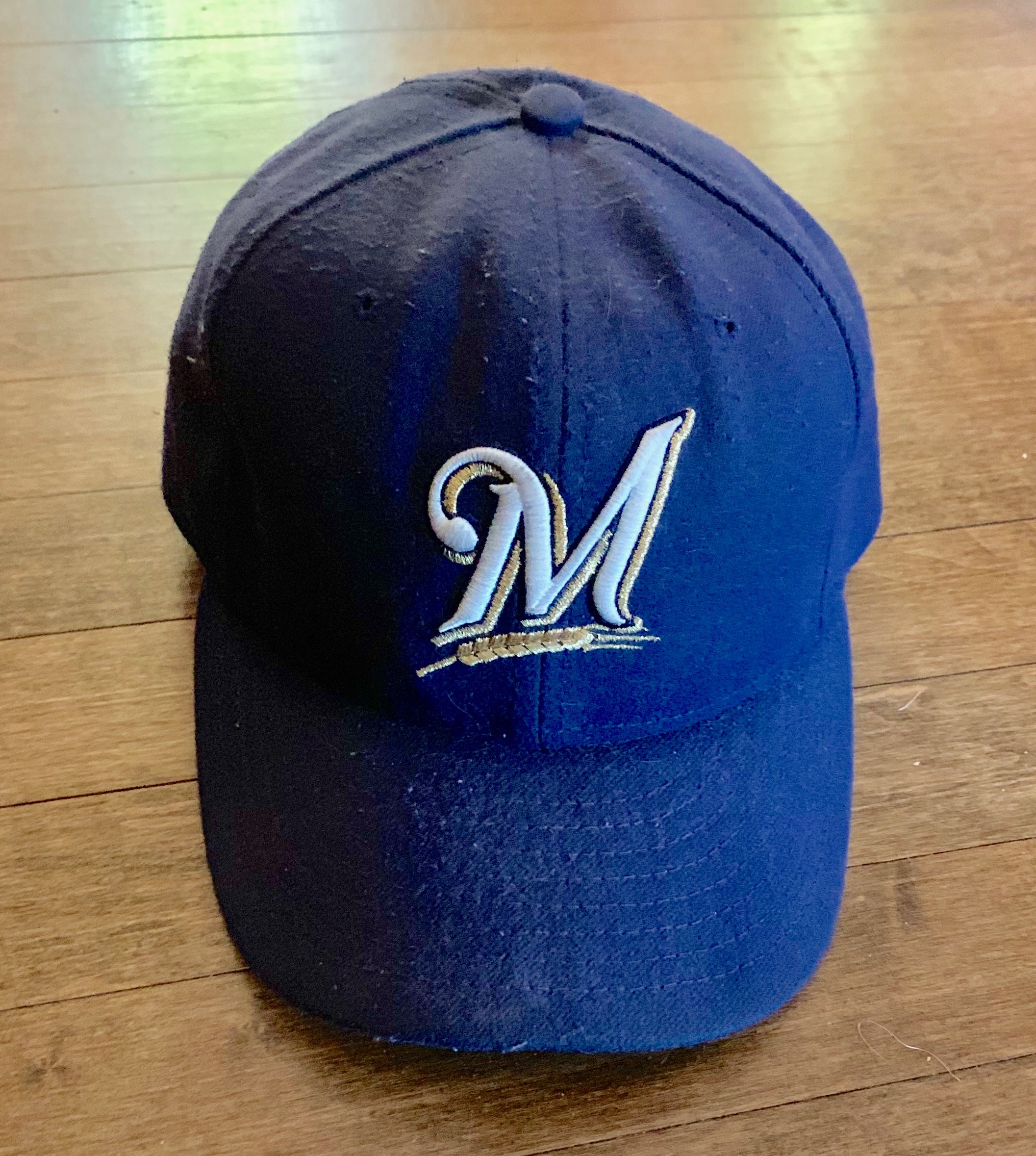 File:Milwaukee Brewers baseball cap.jpg - Wikimedia Commons