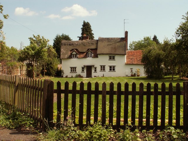 File:Old thatched cottage at Theydon Bois - geograph.org.uk - 439239.jpg