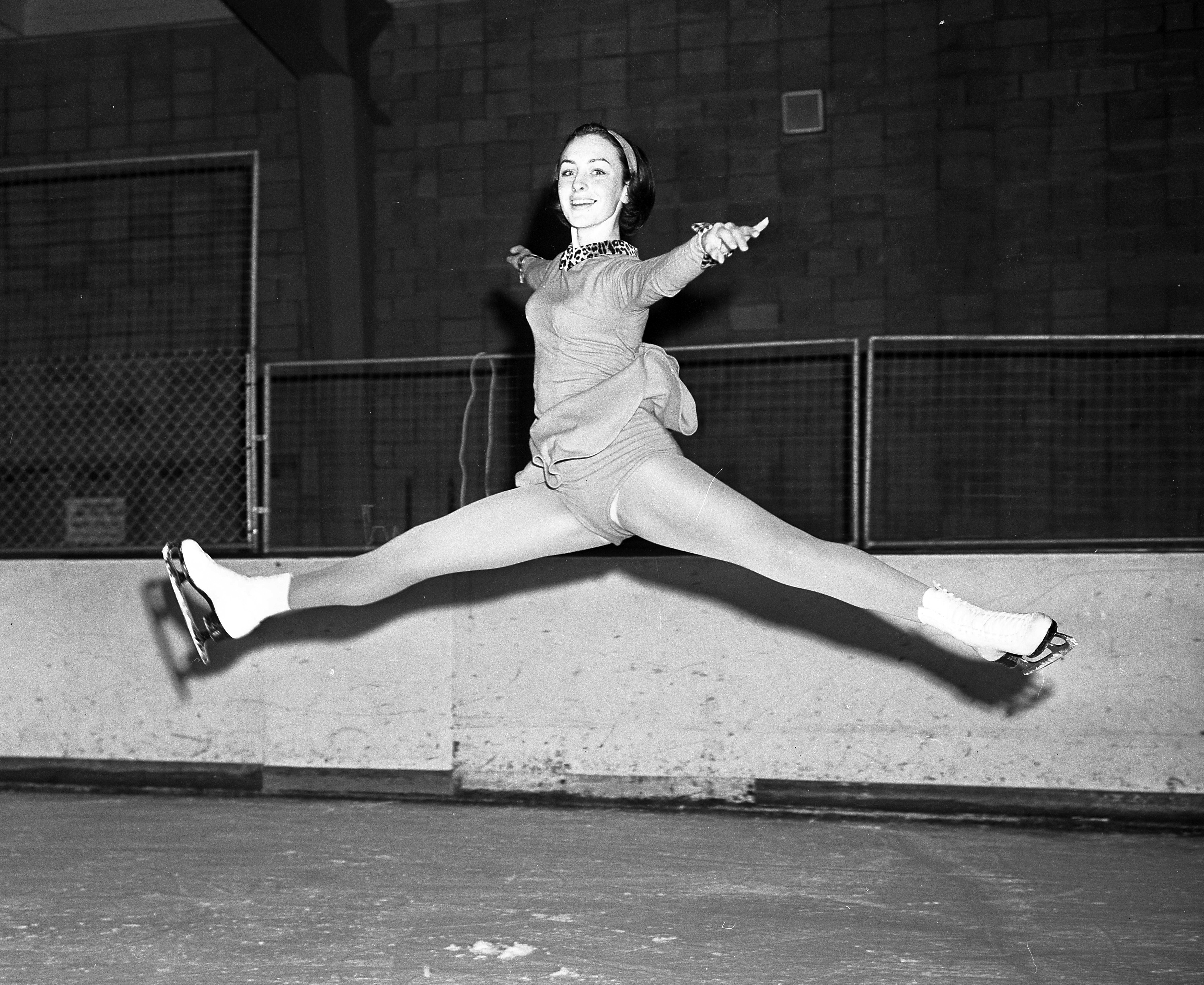 File Peggy Fleming Practicing Jump For National Title 1965 Jpg Wikimedia Commons