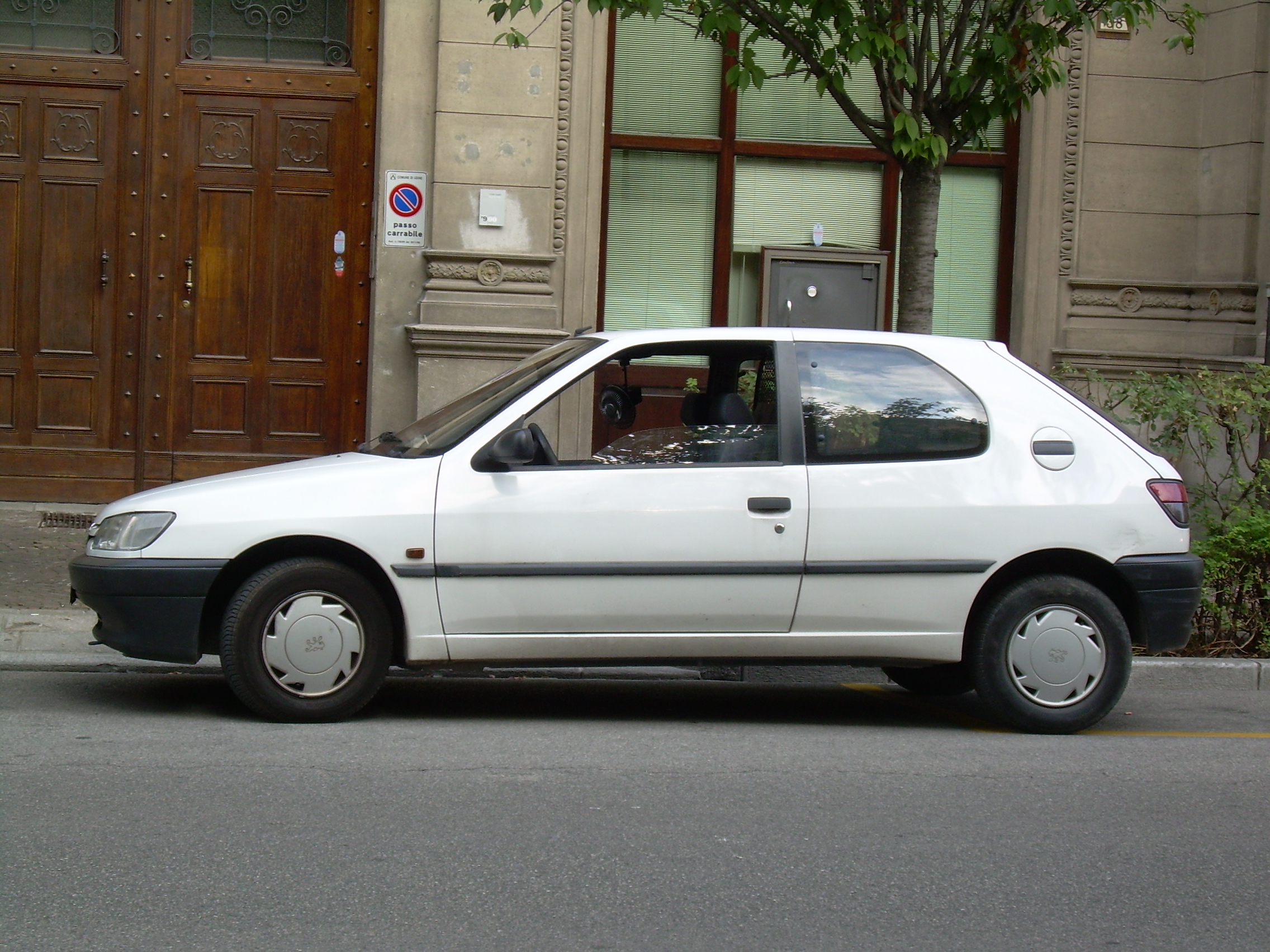 File:Peugeot 306 XAD.JPG - Wikimedia Commons