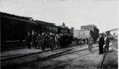 File:Srbski profesorji ob prihodu v Ljubljano 1911.jpg