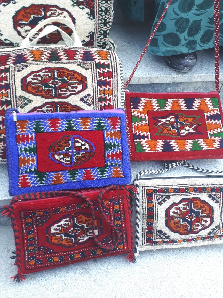 File:Traditional turkmen bag.jpg - Wikimedia Commons