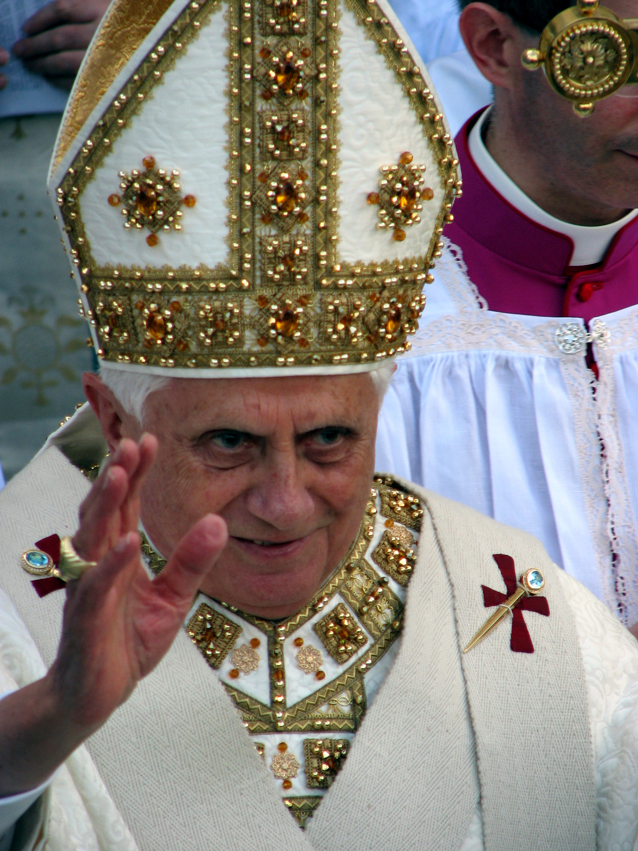 Папская тиара фото