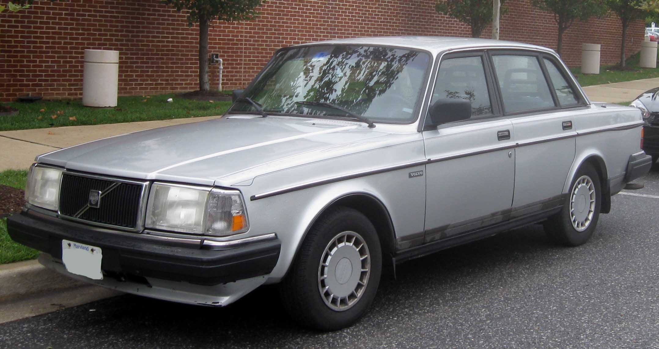 File:Volvo 240 DL sedan.jpg - Wikimedia Commons