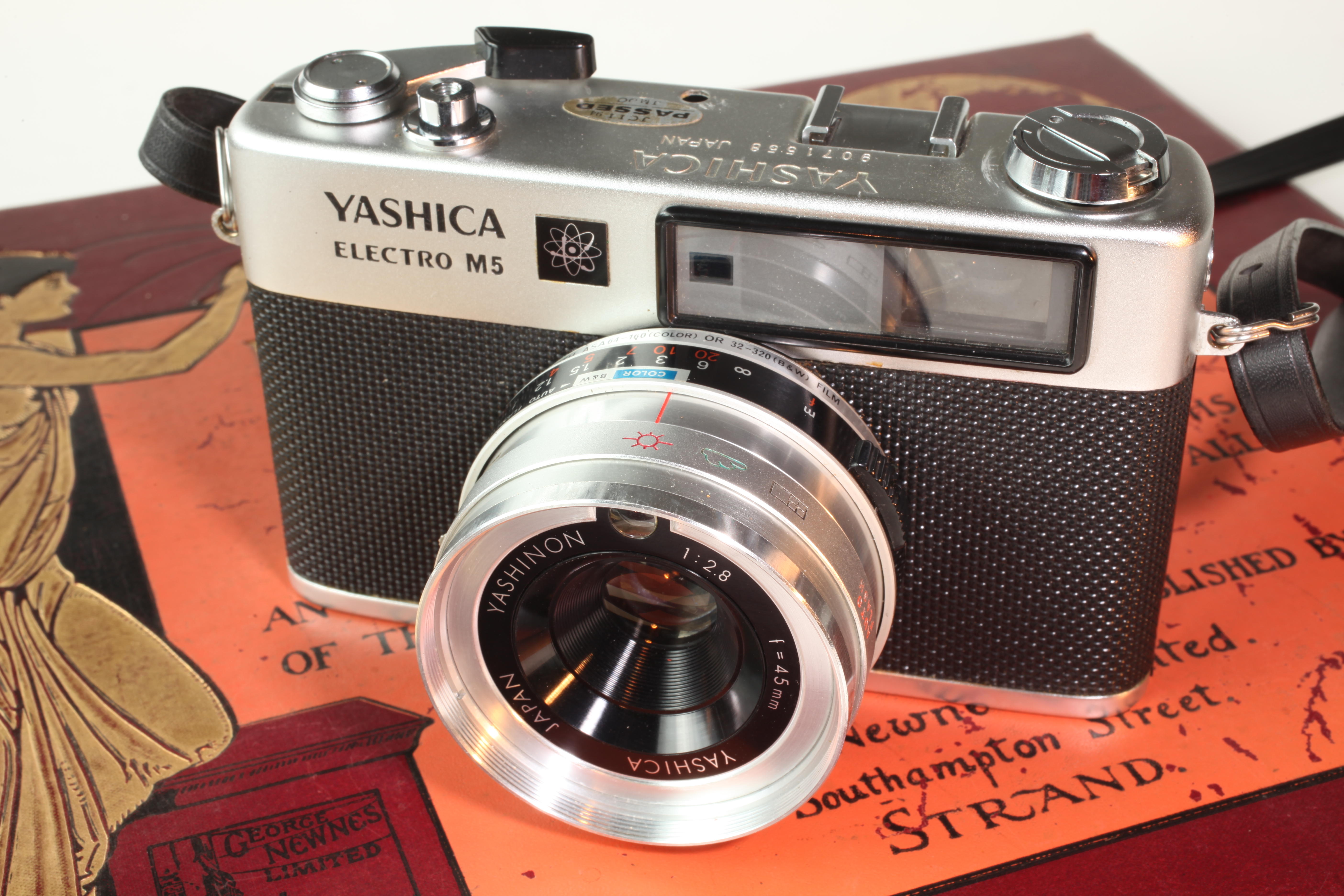 File:Yashica Electro M 5.JPG - Wikimedia Commons