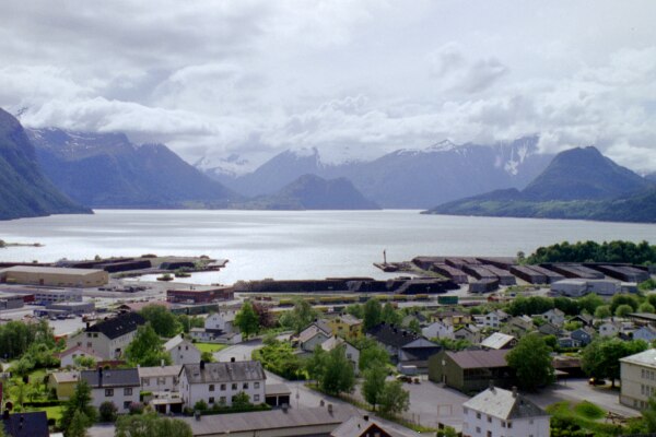 File:Åndalsnes 1998.JPG