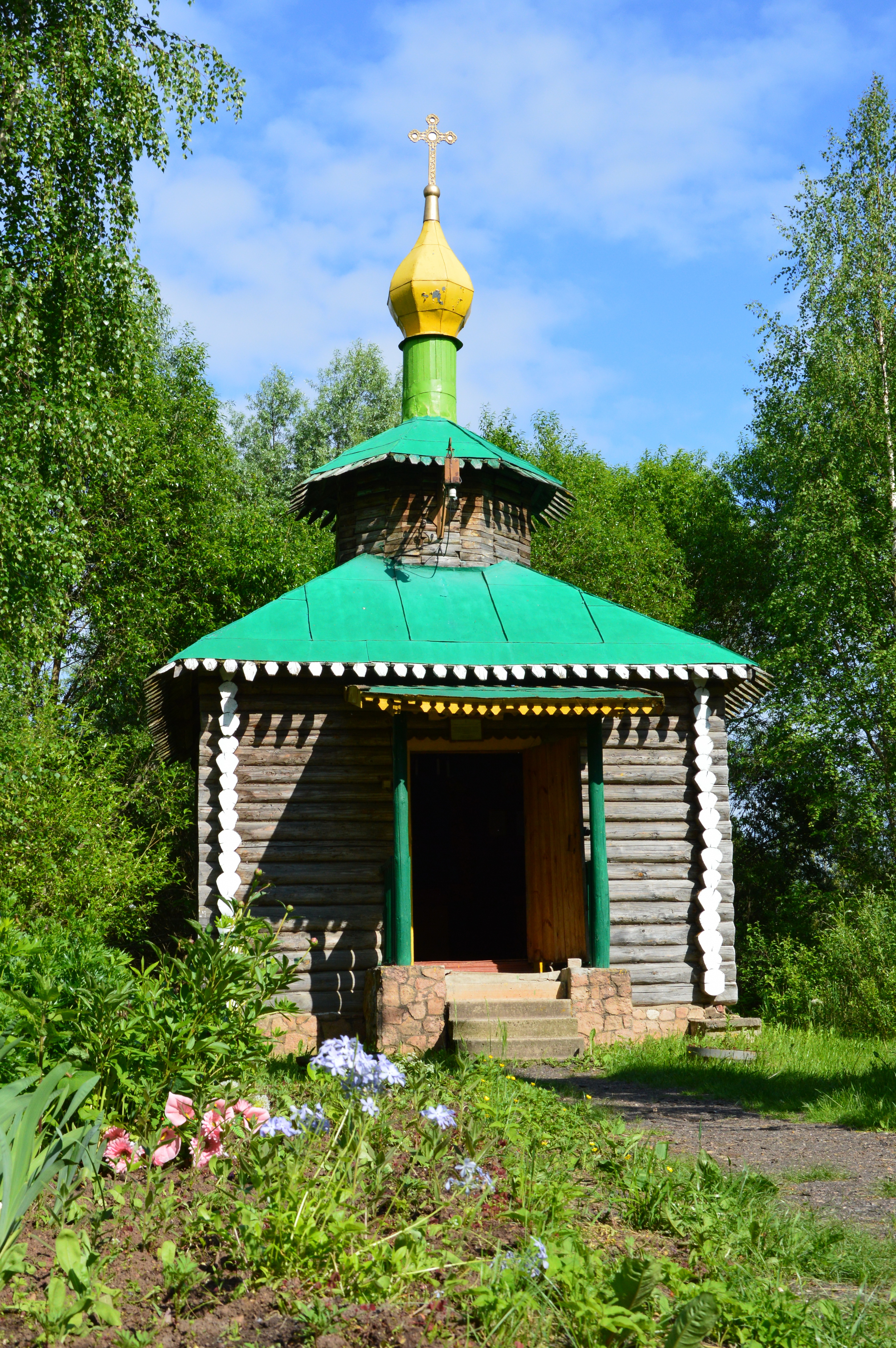 Часовня живоносного источника. Родник часовня Ковылкино. Живоносный Родник. Часовня Живоносный источник у истока реки. Задонск Церковь Живоносный источник.