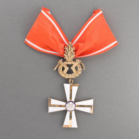 Награды: ордена, медали - Страница 10 1st_class_of_the_Cross_of_Liberty_with_swords_and_oak_leaves_%28wartime_merits%29