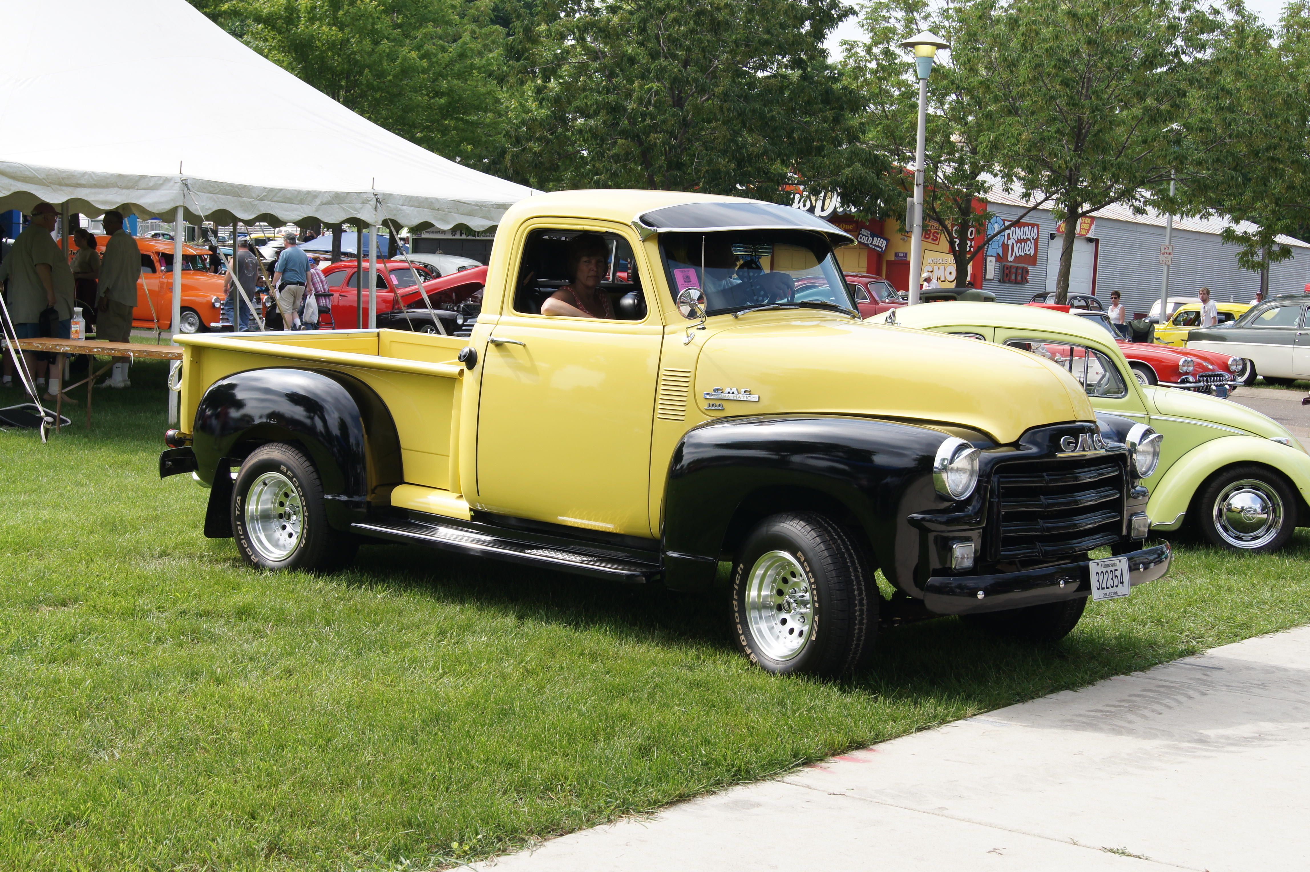 GMC 100. GMC 100 5. 1955 International r100 Pickup. Ford f-100 Pickup from the Side.