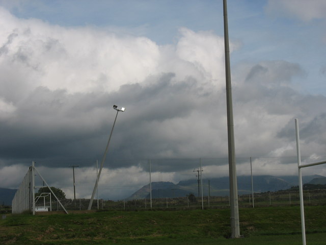 File:A slightly out of true floodlight mast at the Ysgol Brynrefail sports ground - geograph.org.uk - 491669.jpg