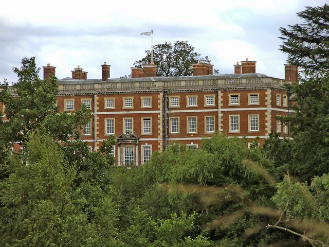 File:Back of Trent Park House taken from other side of the lake - geograph.org.uk - 316564.jpg