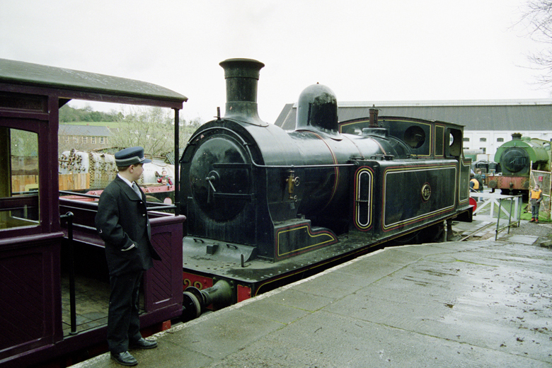 File:Caerphilly Railway 5 (2197141525).jpg