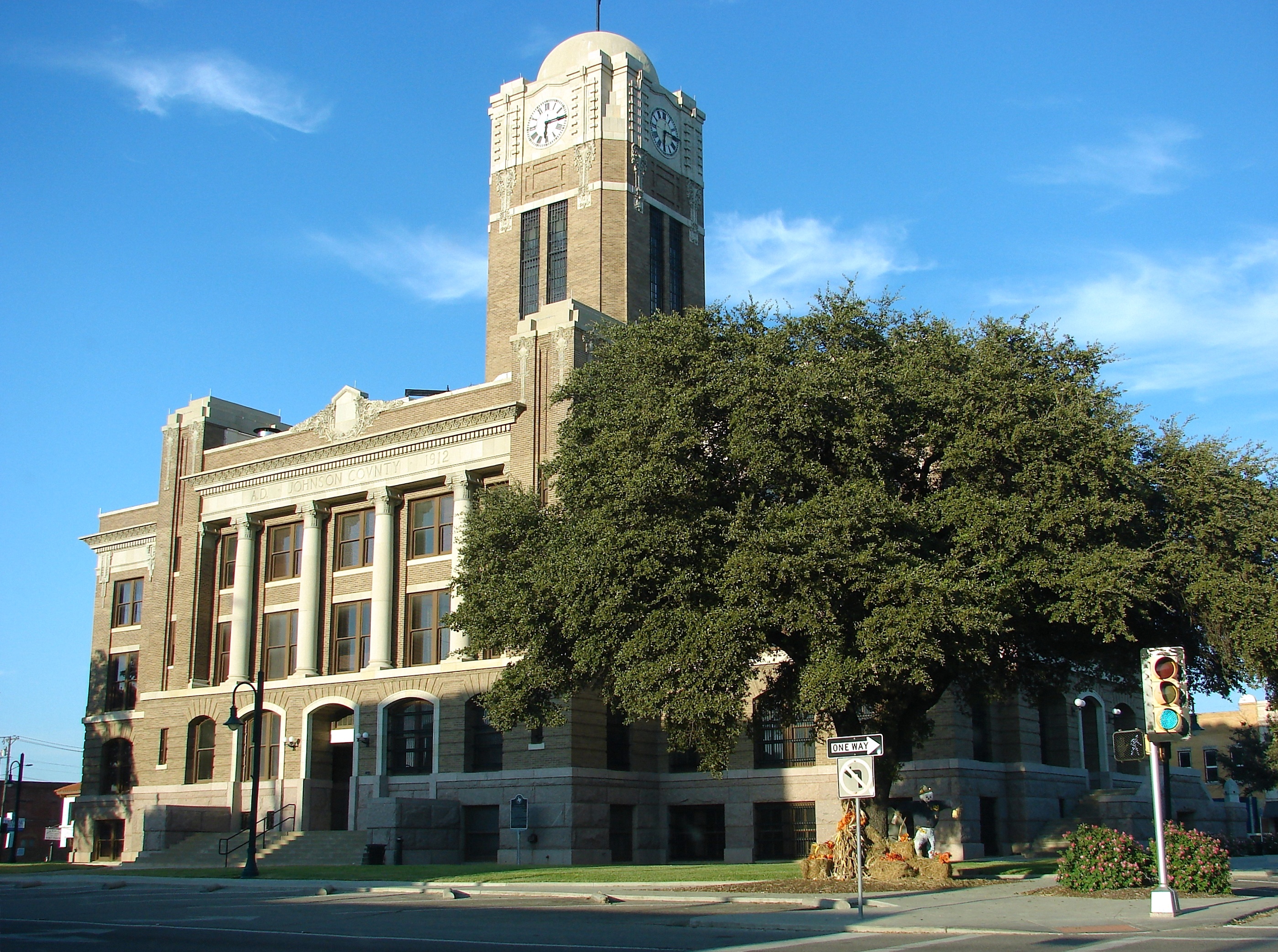 Файл:Cleburne-TX-Courthouse-8041e.jpg — Википедия