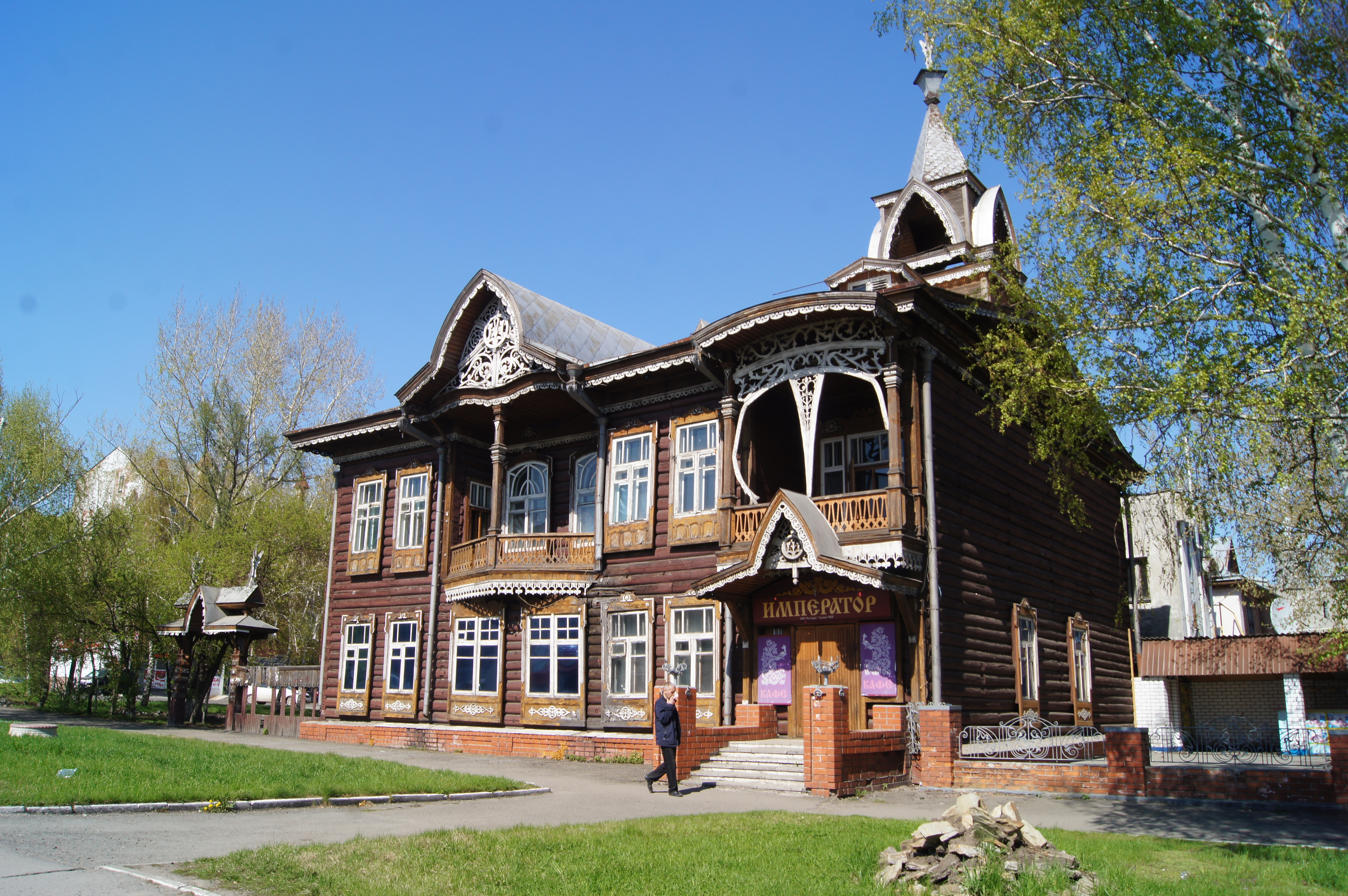 Русский чай барнаул. Терем Шадрина Барнаул. Дом Купцов Шадриных Барнаул. Купеческий дом в Барнауле. Дом купца Шадрина. Г.Барнаул.