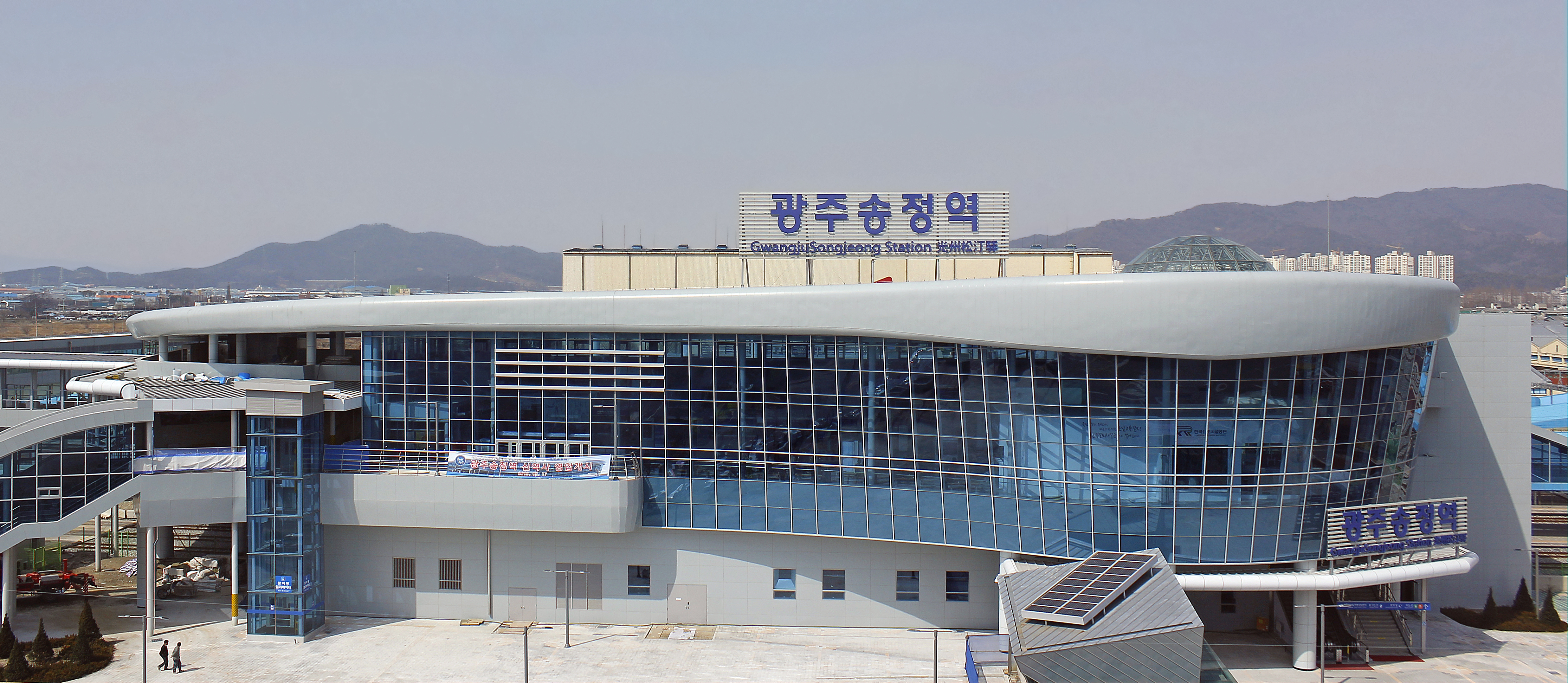 GwangjuSongjeong Station.jpg