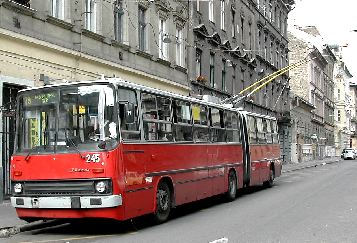 File:Ikarus 31 or 311 Works Bus, Rübeland , DDR May 1990.jpg - Wikimedia  Commons