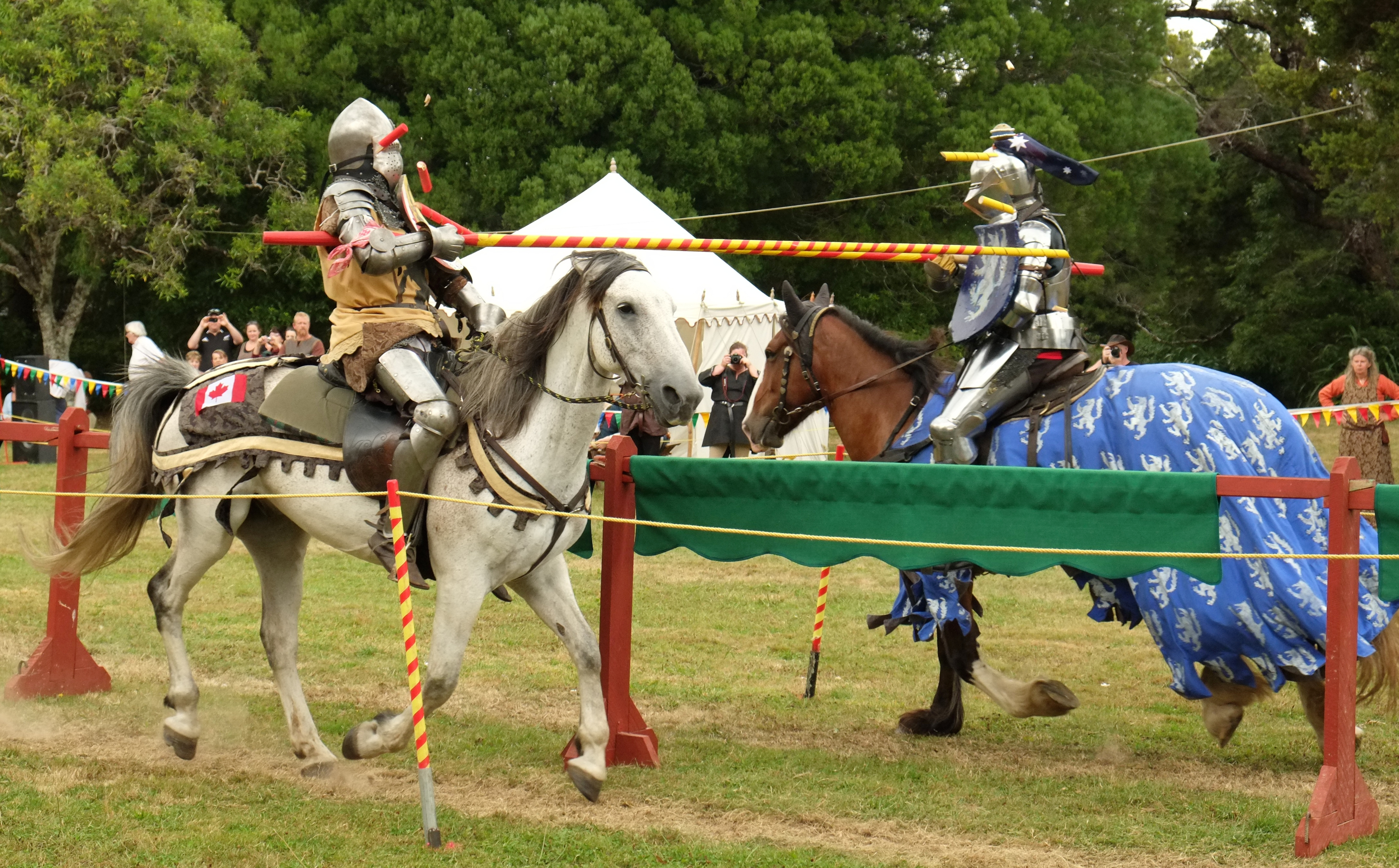 File:Knights jousting, lances breaking on shields.jpg - Wikipedia