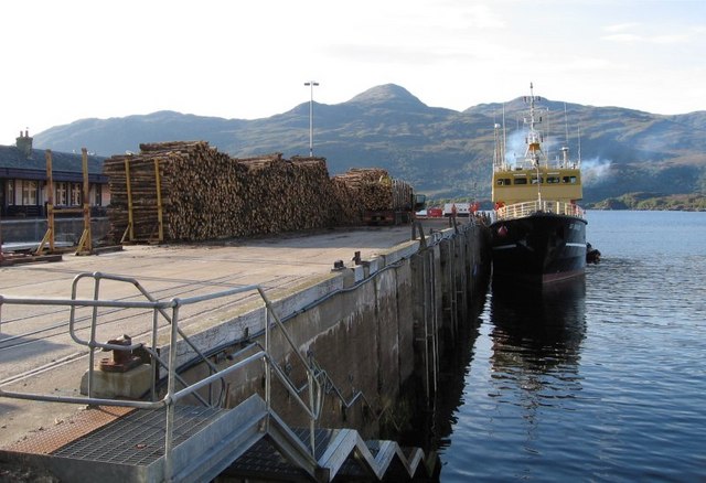 File:Kyle of Lochalsh Harbour - Timber stacked prior to loading - geograph.org.uk - 969230.jpg