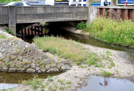 File:Low river, Comber (2013-2) - geograph.org.uk - 3592684.jpg