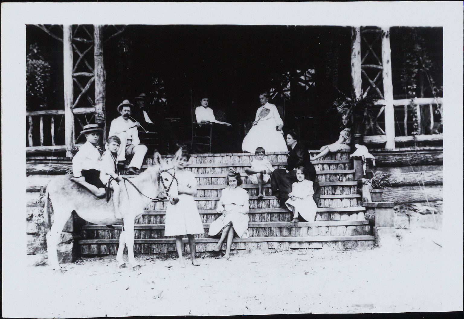 Maria McDonald Jolas, photographed as a child in [[Louisville, Kentucky