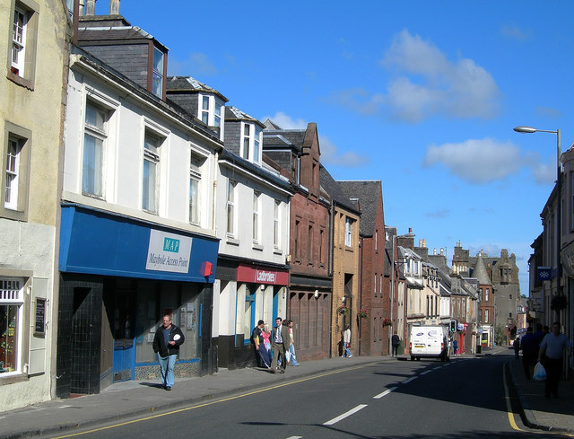 File:Maybole High Street - geograph.org.uk - 241365.jpg