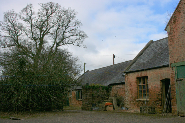 File:Monty's Court - geograph.org.uk - 1220951.jpg