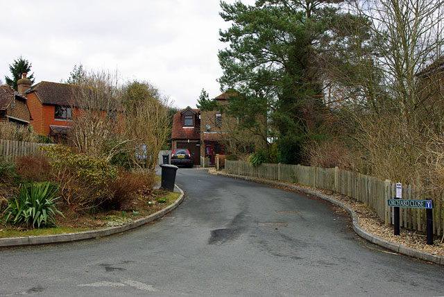 File:Orchard Close, Fairwarp - geograph.org.uk - 1750996.jpg