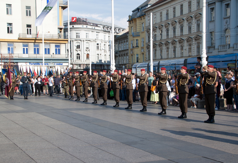 File:Pocasno ceremonijalni program Pocasno zastitne bojne 27052011 125.jpg