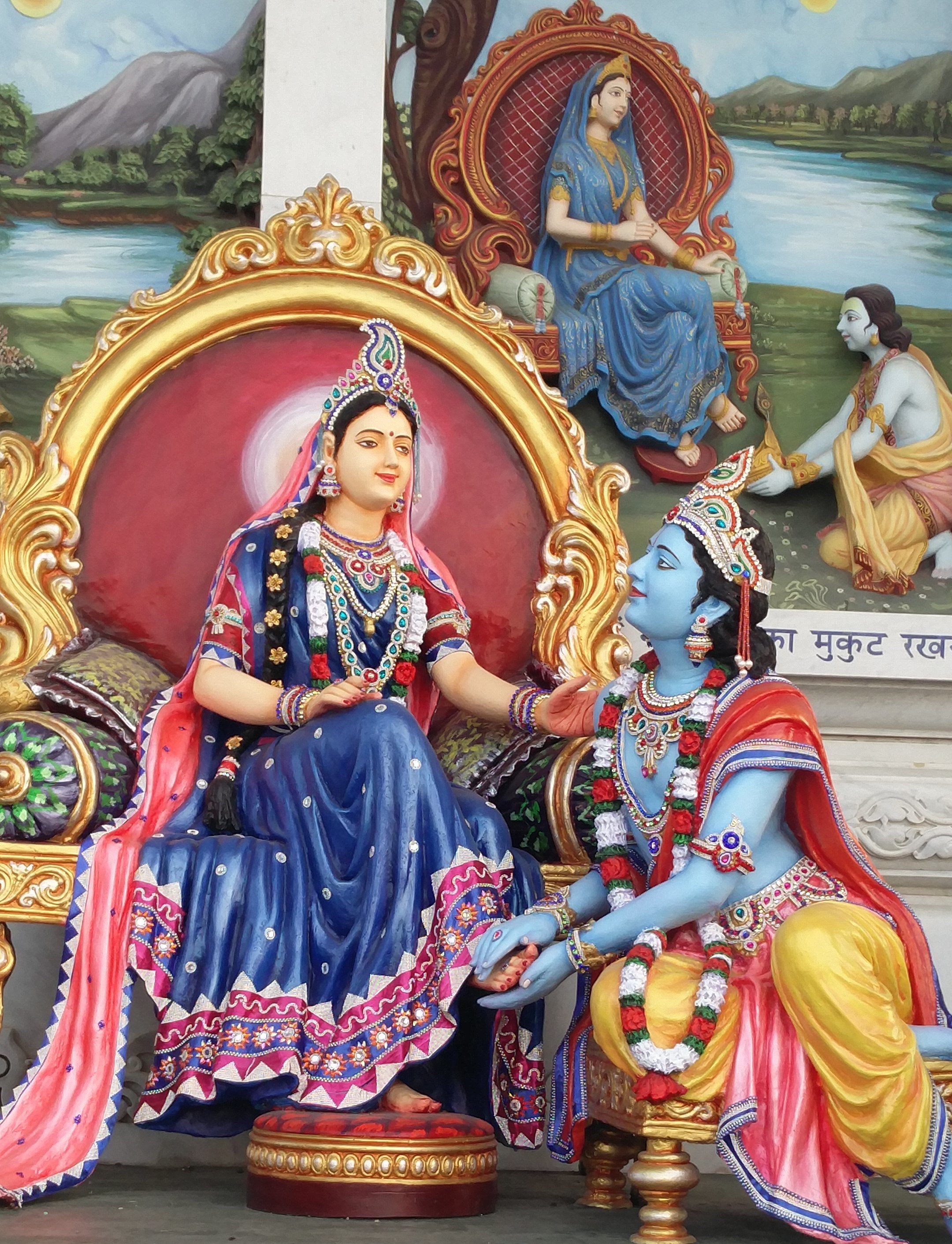 Truy cập Wikipedia để khám phá về Radha - nhân vật nữ trong tôn giáo Hinduism. Cô được xem như một biểu tượng tình yêu và lòng trung thành.