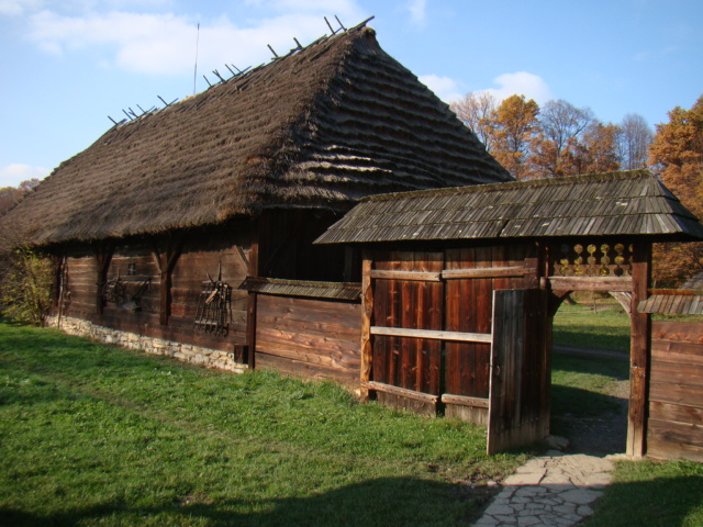 File:Sanok 22 skansen.JPG