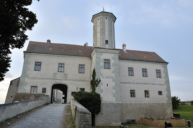 File:Schloss Jedenspeigen 03.jpg