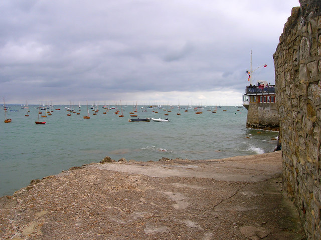 File:Seaview Yachting Club - geograph.org.uk - 530870.jpg