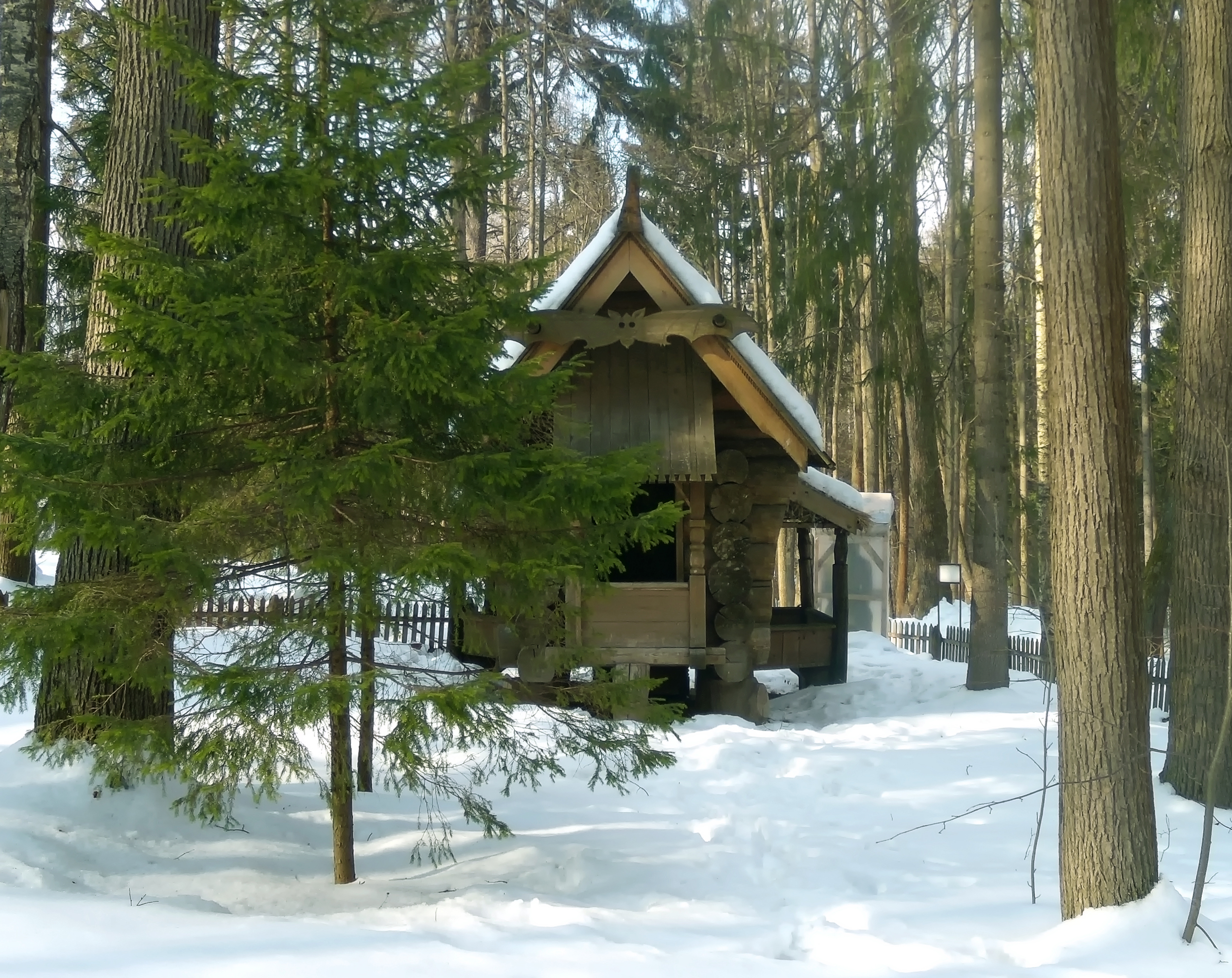 Избушка на курьих ножках фото абрамцево