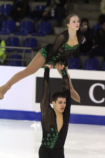 File:2010 Junior Worlds Pairs - Anna KHNYCHENKOVA - Mark MAGYAR - 3668A.jpg