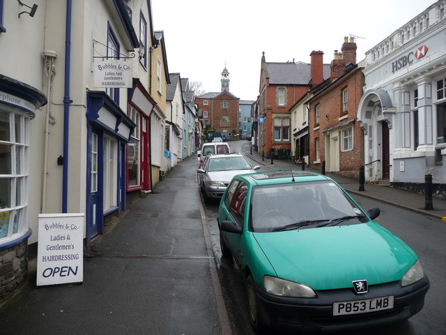 File:Bishop's Castle main street - geograph.org.uk - 1730400.jpg