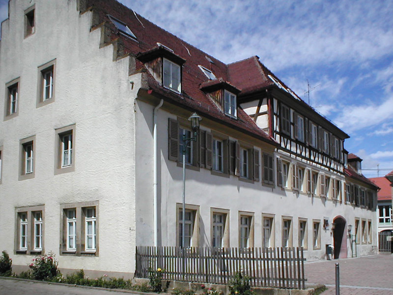 File:Boennigheim-kavaliersbau.jpg