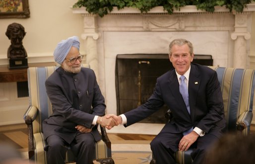 File:Bush Singh Ovaloffice july18 2005.jpg