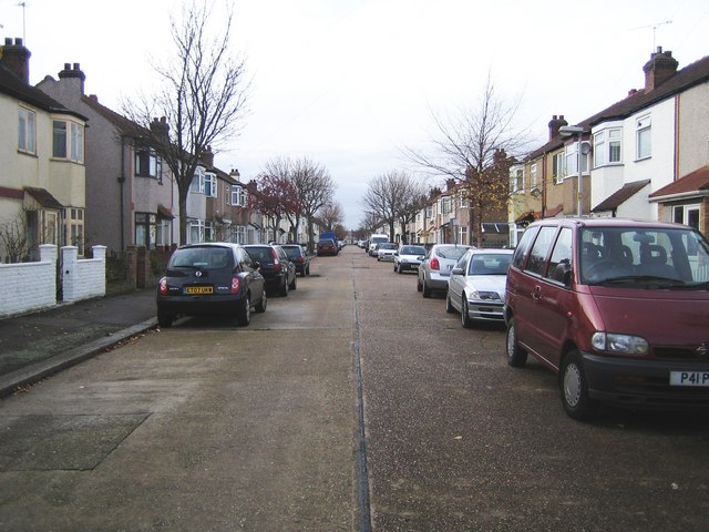 File:Chadwell Heath, Heath Road - geograph.org.uk - 625744.jpg