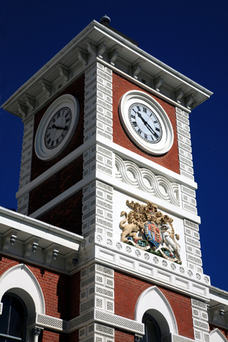 File:Clocktower in Christchurch.jpg