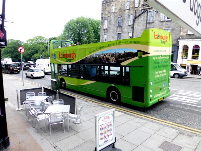 File:Edinburgh tour bus, 22 July 2013.jpg