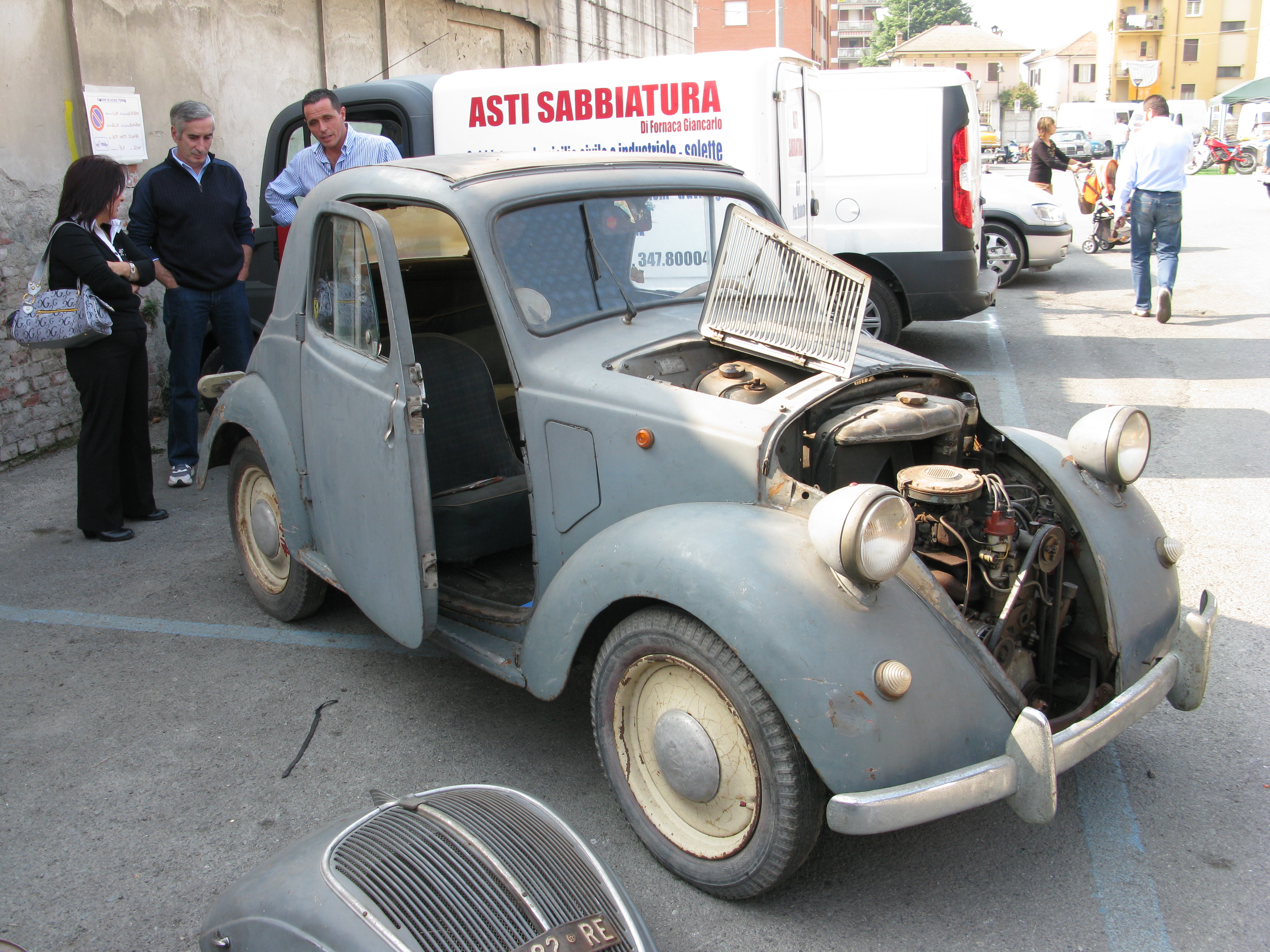 File:Fiat 500 B - Acqui Terme, Mostra scambio moto 2008 (23638913099).jpg -  Wikimedia Commons