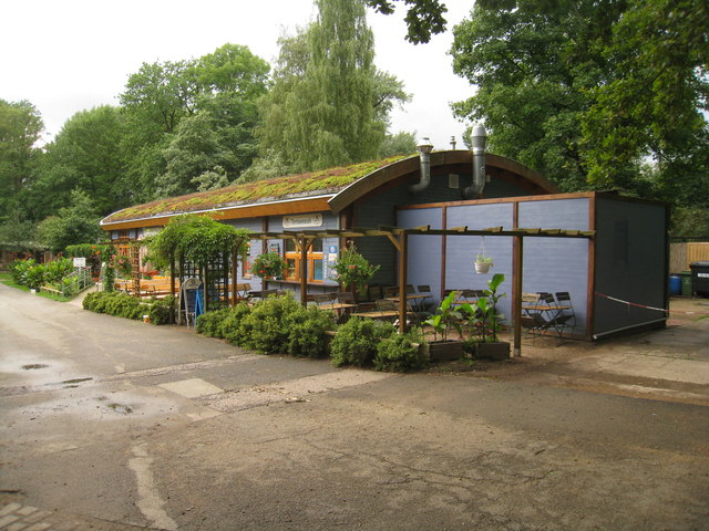 File:Gasthof Zoo und Terrassencafe - geo-en.hlipp.de - 13968.jpg