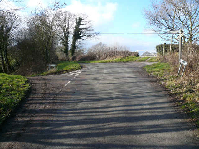 File:Grinderswell Lane - Junction with Press Lane - geograph.org.uk - 346296.jpg