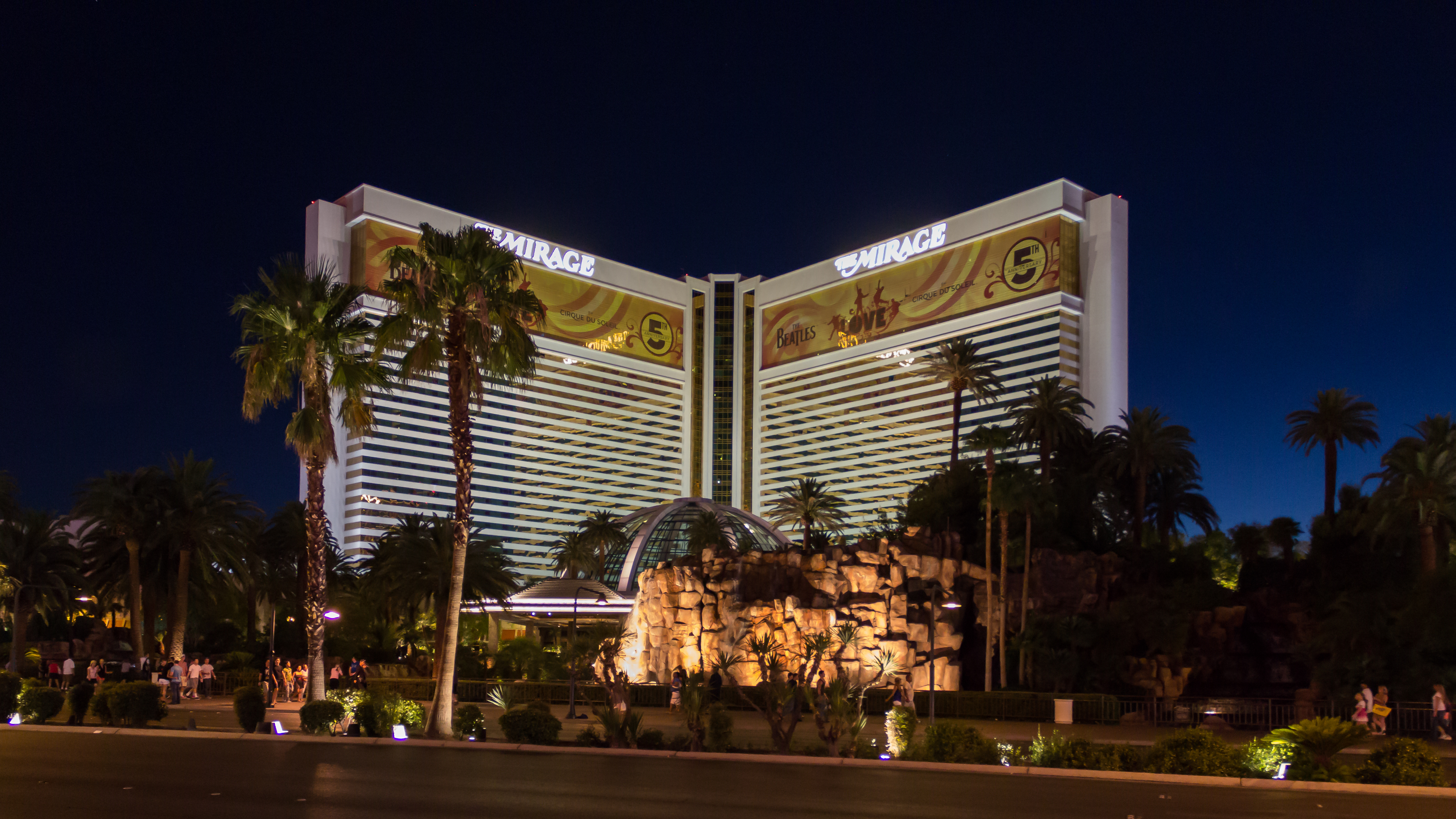 Mandalay Bay Unveils $100 Million Makeover In Vegas Remodel